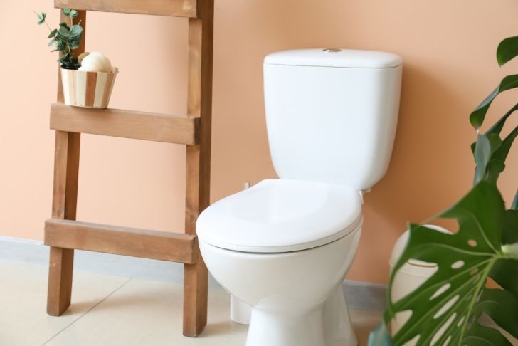 Comment débarrasser vos toilettes de l'odeur de pipi