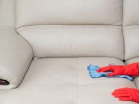Comment nettoyer un meuble en similicuir ?