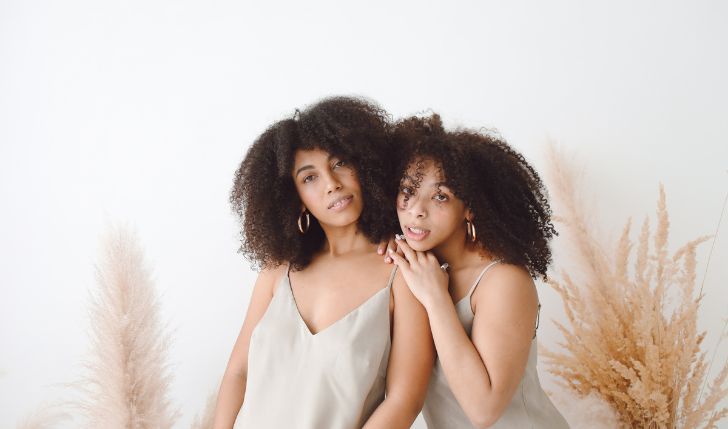 Comment se désépaissir les cheveux bouclés