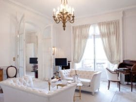 Que choisir entre un lustre et une suspension pour une décoration d'intérieur