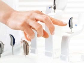 Malentendant : comment choisir son appareil auditif