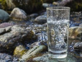 Eau de source ou eau minérale naturelle ? Quelle différence ?