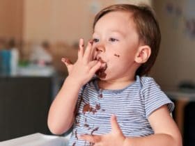 Comment enlever une tache de chocolat sur un vêtement