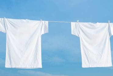 Comment blanchir les vêtements ternis ?