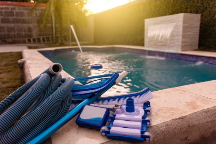 Les secrets d'un entretien efficace de votre piscine : conseils pratiques et outils innovants