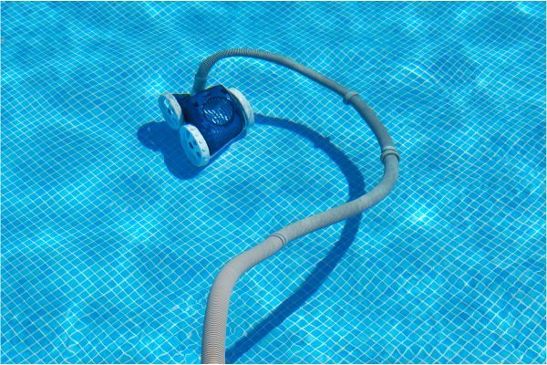 Robot pour le nettoyage de piscine