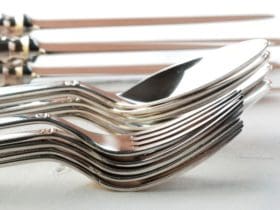 Cuivres et argenteries : 6 astuces de grand-mère pour les nettoyer