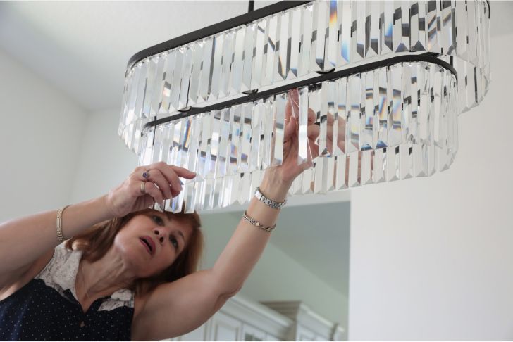 Comment nettoyer les luminaires et les ampoules