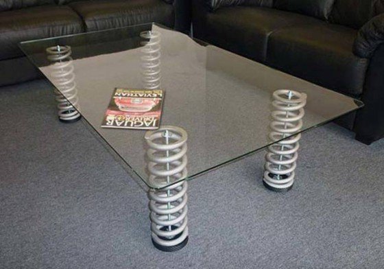 Table basse avec 4 amortisseurs