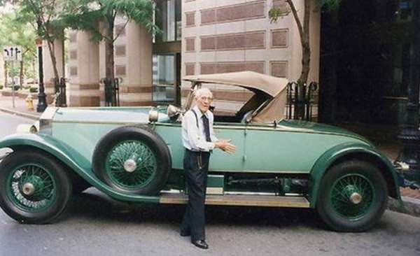 Mr. Allen Swift a conduit la même Rolls-Royce depuis 82 ans