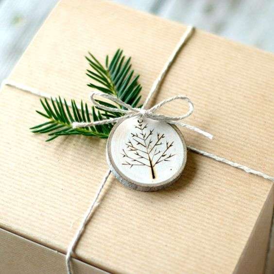 Rondins de bois pour la décoration des cadeaux de Noel