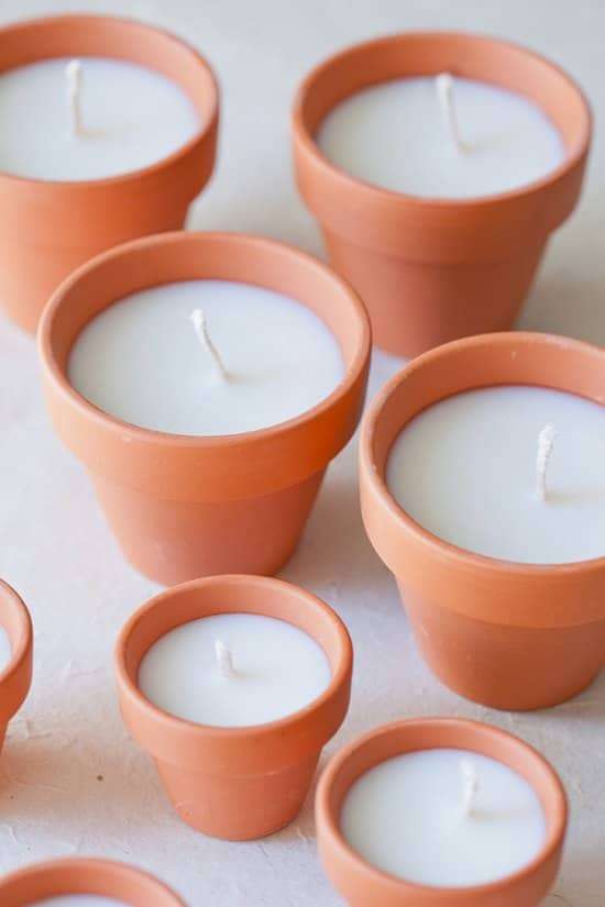 Des minis bougies pour la déco du jardin