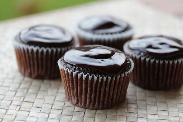 Faire briller le glaçage au chocolat de vos gâteaux