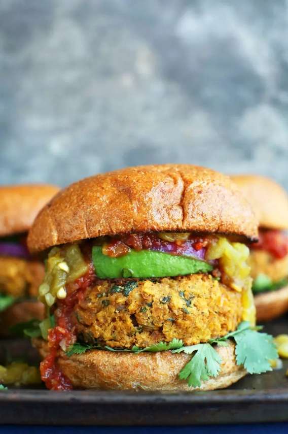 Burgers végétariens au chili vert mexicain