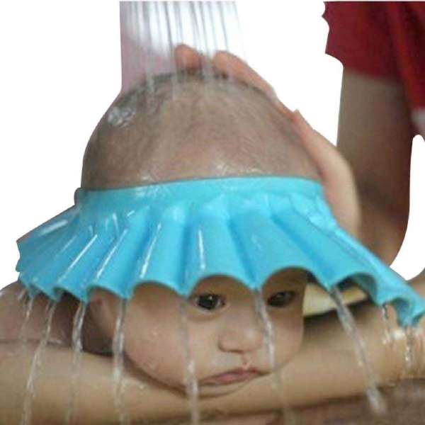 Utilisez un bonnet spécial bain pour votre bébé afin qu'il n'ait pas de l'eau dans les yeux