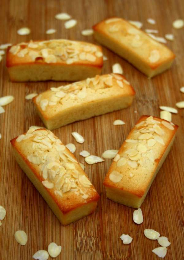 Des mini financiers aux amandes