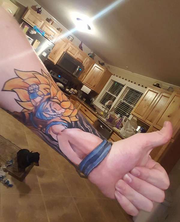 Un tatouage aux effets 3D pour les fans de Dragon Ball Z