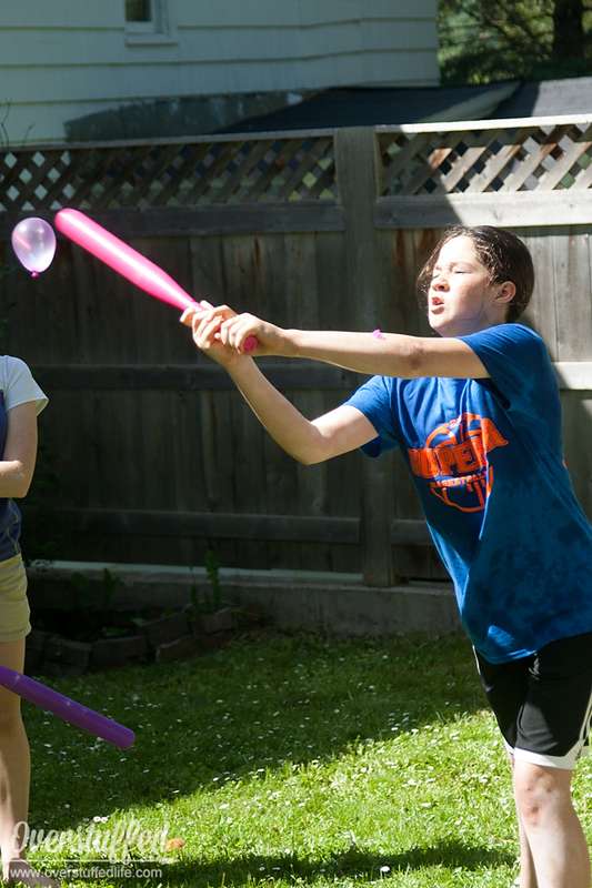 Jeu de Baseball avec des ballons d'eau