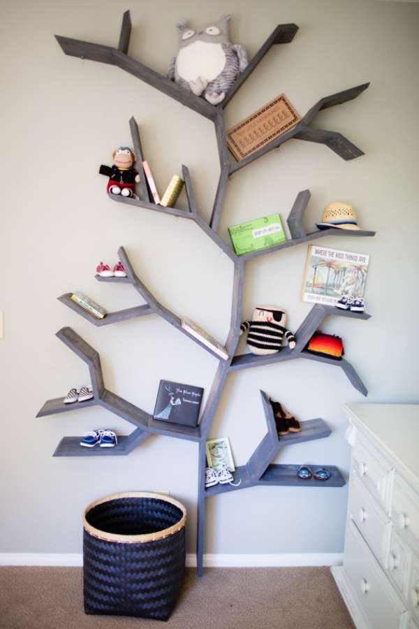 Bibliothèque en forme d'arbre