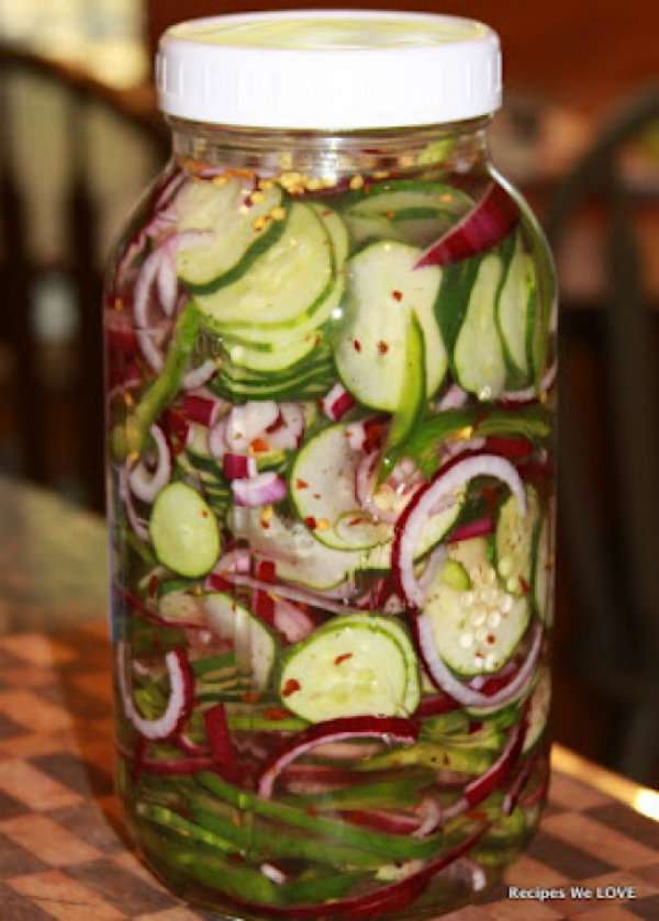 Salade fraîcheur au concombre et oignon rouge