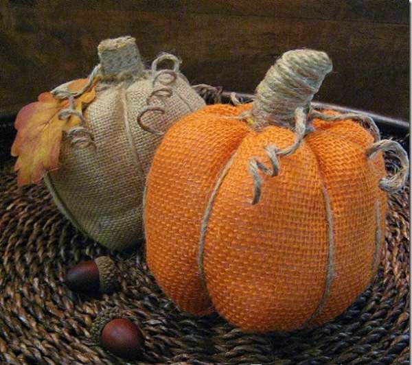 Citrouilles d'Halloween en toile de jute et ficelle