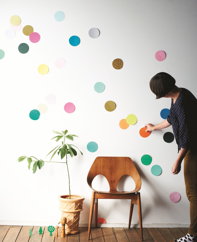 Confettis sur le mur