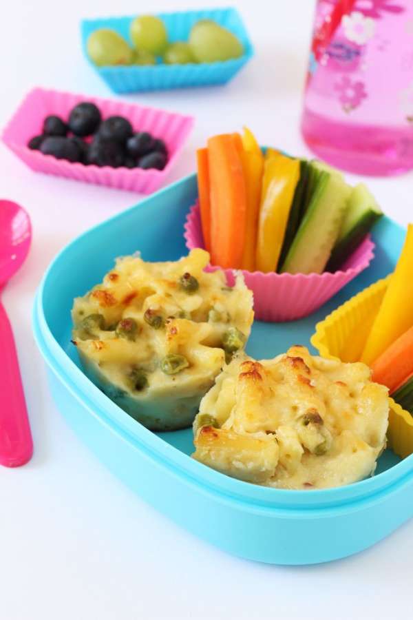 Un bento avec des muffins aux restes de pâtes au fromage