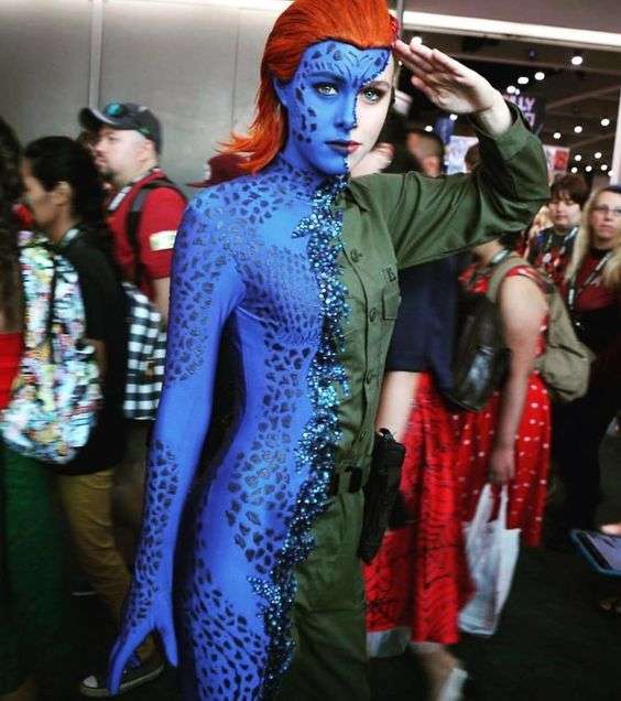 Les détails sur ce costume de Mystique sont flippants