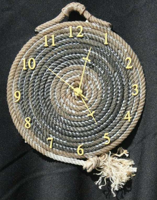 Une horloge en corde