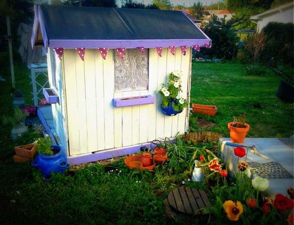 Une petite maison toute mignonne pour faire la dînette