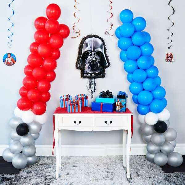 Des ballons sabres laser de Star Wars