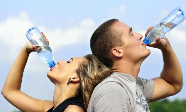 Boire beaucoup d'eau fait maigrir