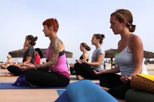 Faire du yoga en plein air