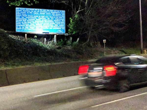 Ce panneau pourrait causer des accidents de voiture