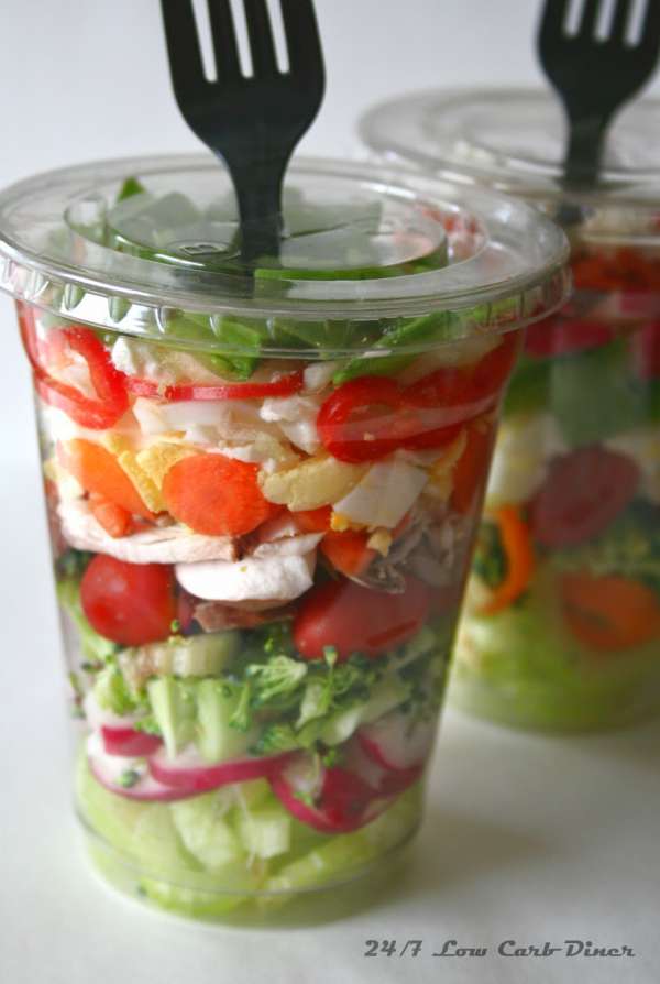 Servez la salade dans des gobelets avec couvercle plutôt que dans des bols
