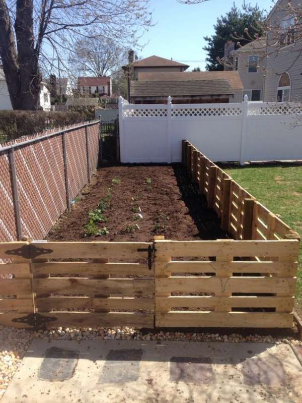 Une barrière pour protéger le potager