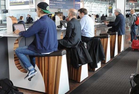 Dans cette gare, vous devez pédaler pour recharger votre PC, téléphone, tablette...