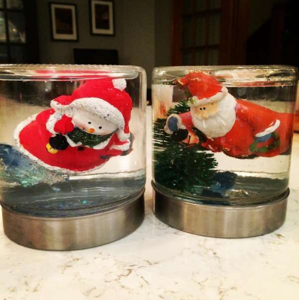 Ces boules à neige avec des pots de verre