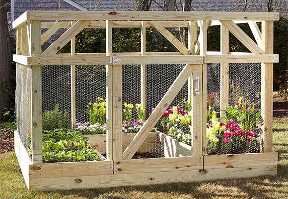 Un magnifique enclos qui fait aussi jardin surélevé