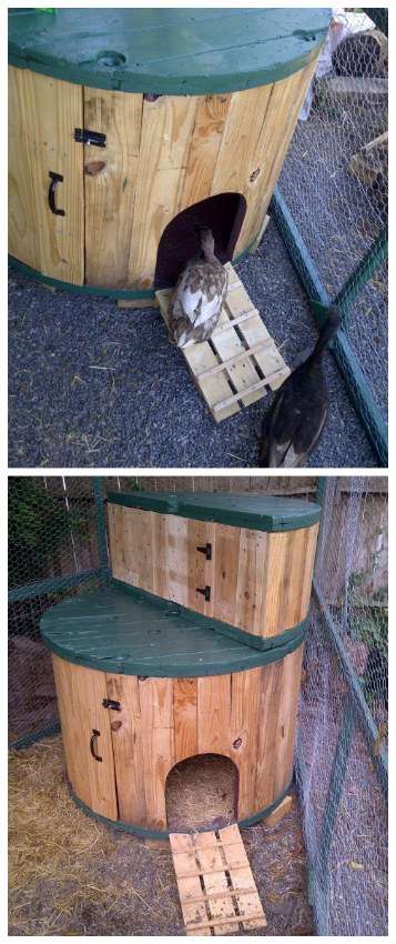 Une cabane à canards avec un touret