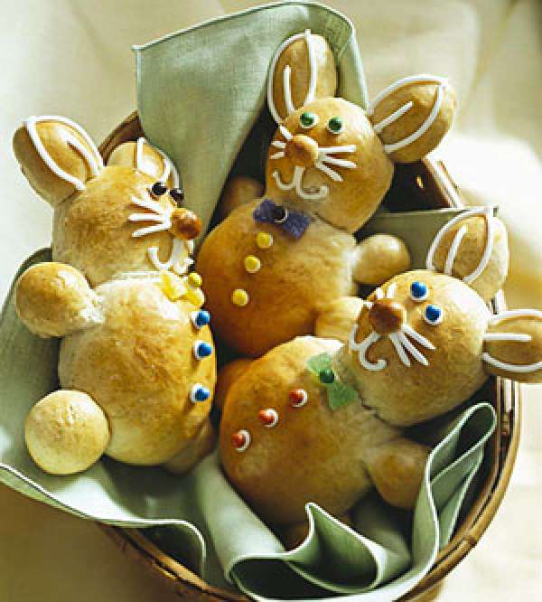Petits pains de Pâques en forme de lapins