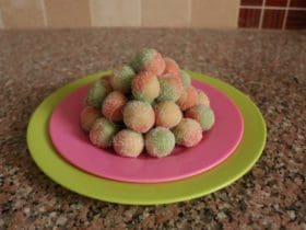 Boulettes d'amandes aux trois couleurs - Kaaber Louz