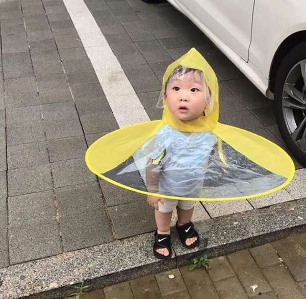 Messieurs dames, je vous présente le chapeau parapluie