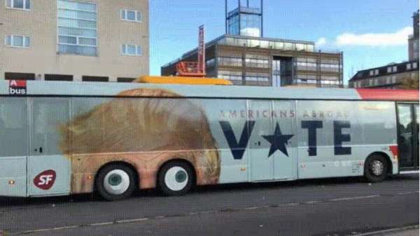 Un habillage de bus à Copenhague inventif pour inciter les résidents américains au vote