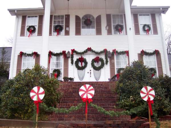 Des couronnes de Noël pour toute la maison