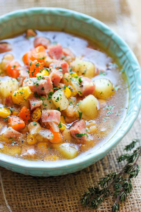 Soupe avec l'os de jambon