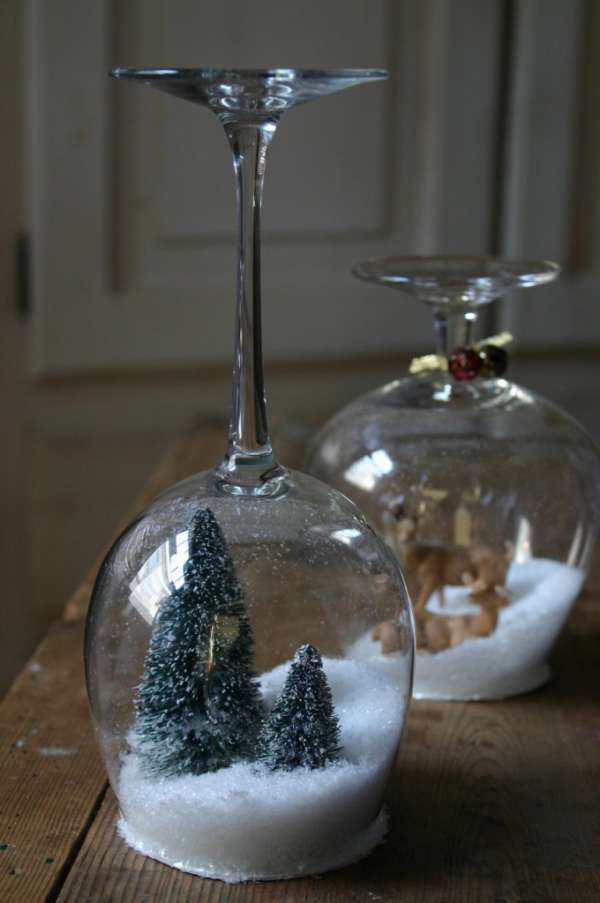 Verres à pied transformés en boule à neige