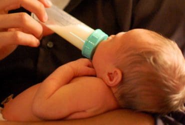 Passage du sein au biberon