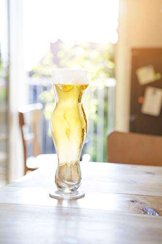 Un verre à bière en forme de corps de femme