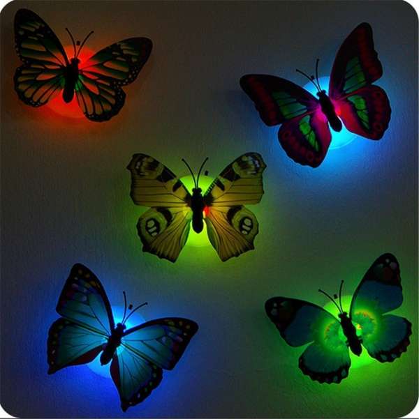Des papillons colorés